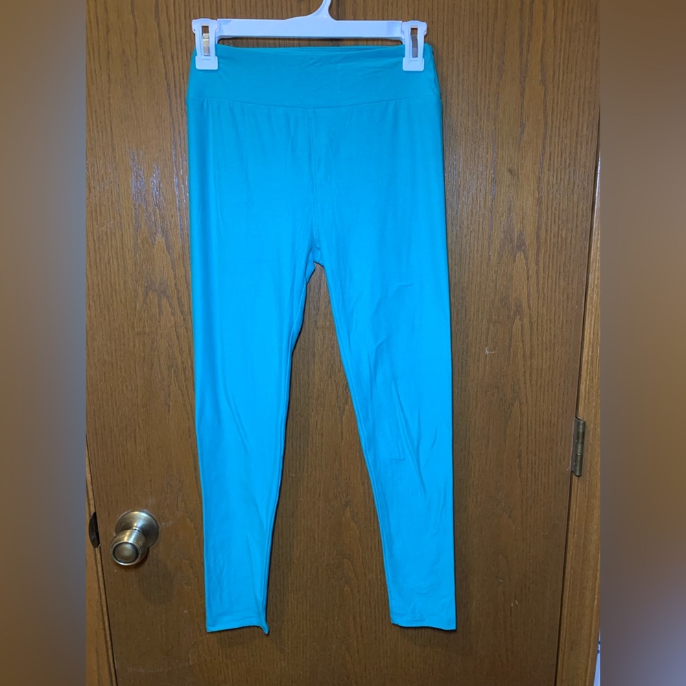 NWOT- LuLaRoe One Size Turquoise Teal Solid Leggings